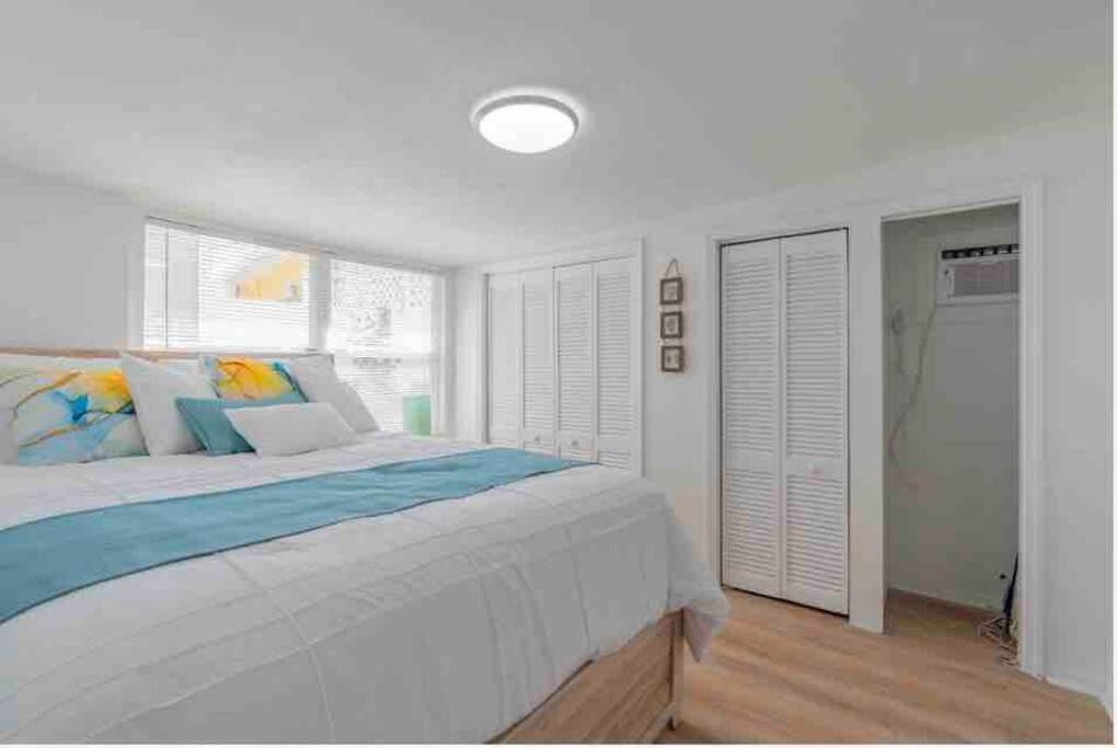 Lovely 2 Bedrooms, Steps Away From The Beach.